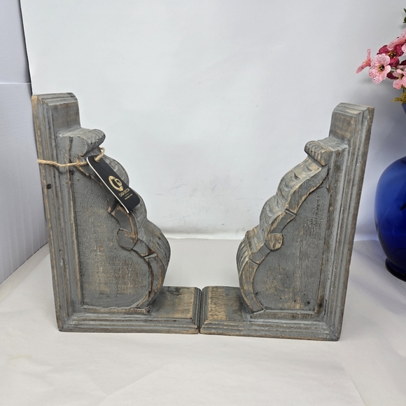 Casa Decor Corbel Large Book End Handcarved Distressed to Look Vintage Gray Wash - Picture 5 of 8